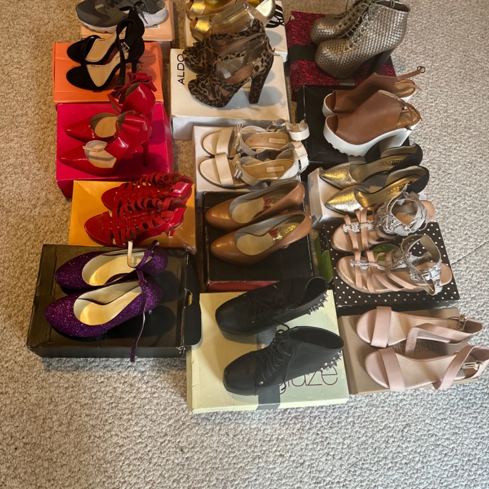 Shoes - Picture 5 of 6